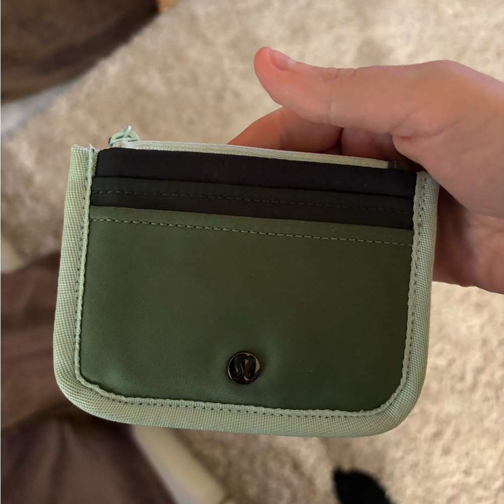 NWOT Lululemon True Identity Card Case